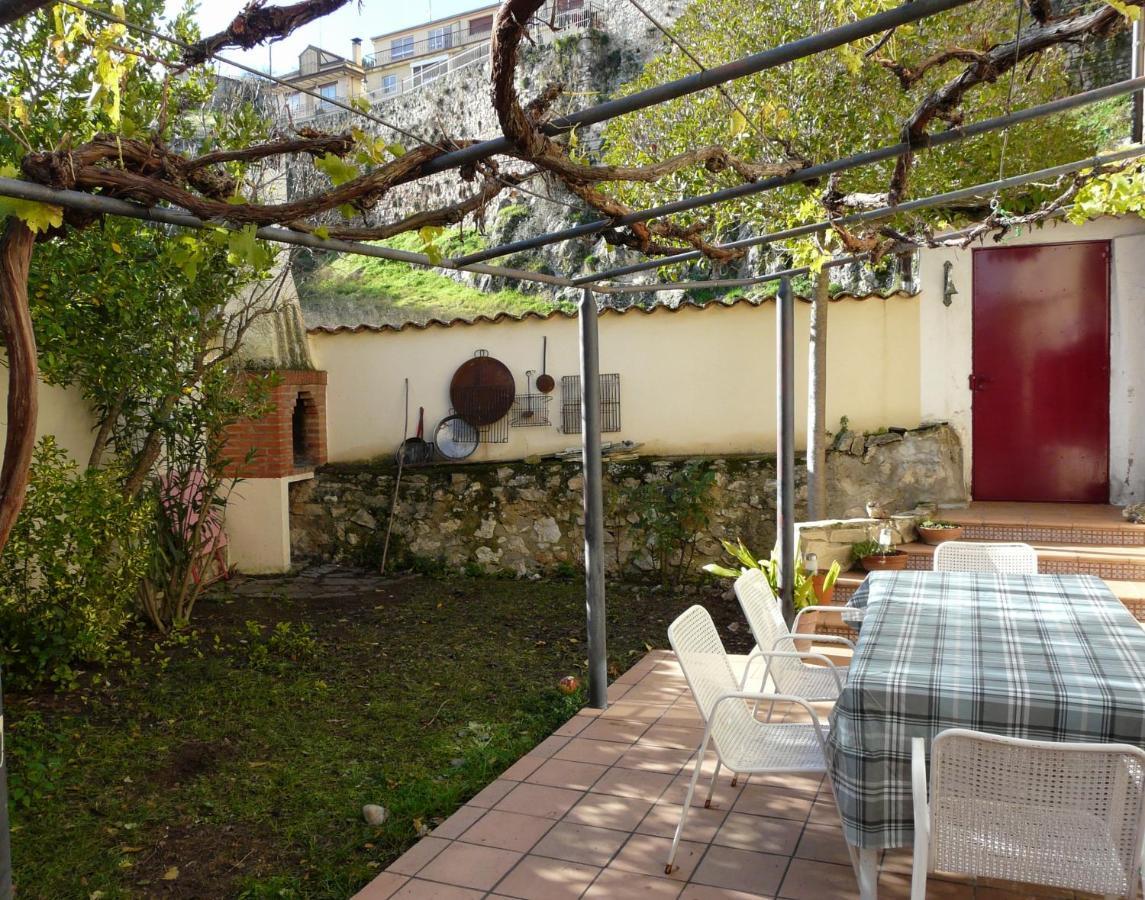 Fuentiduena Casa Las Vinas מראה חיצוני תמונה
